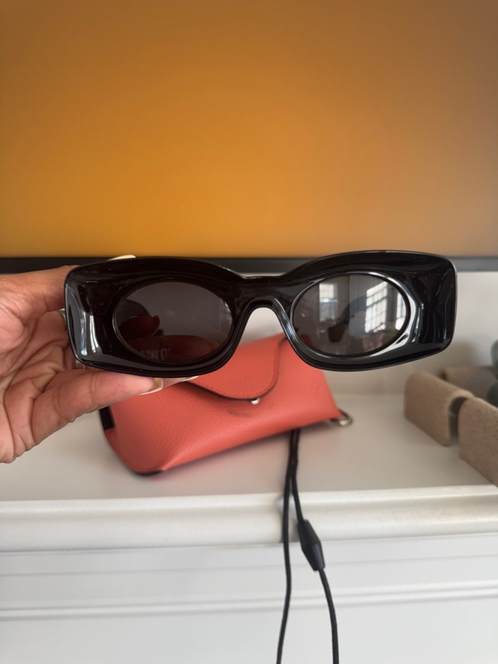 1000% authentic Loewe Sunglasses with Case - Picture 3 of 6